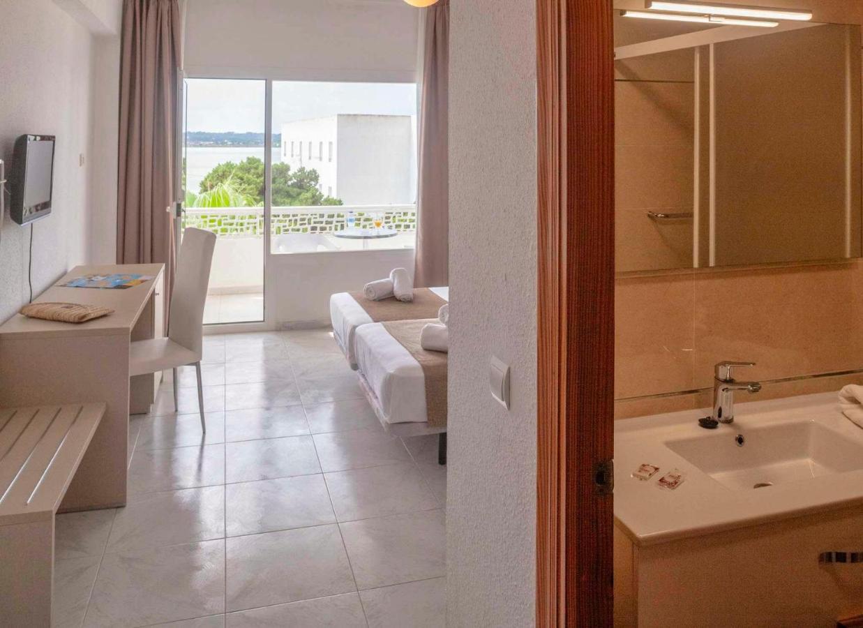 Roquetes Rooms - Formentera Break Es Pujols Buitenkant foto