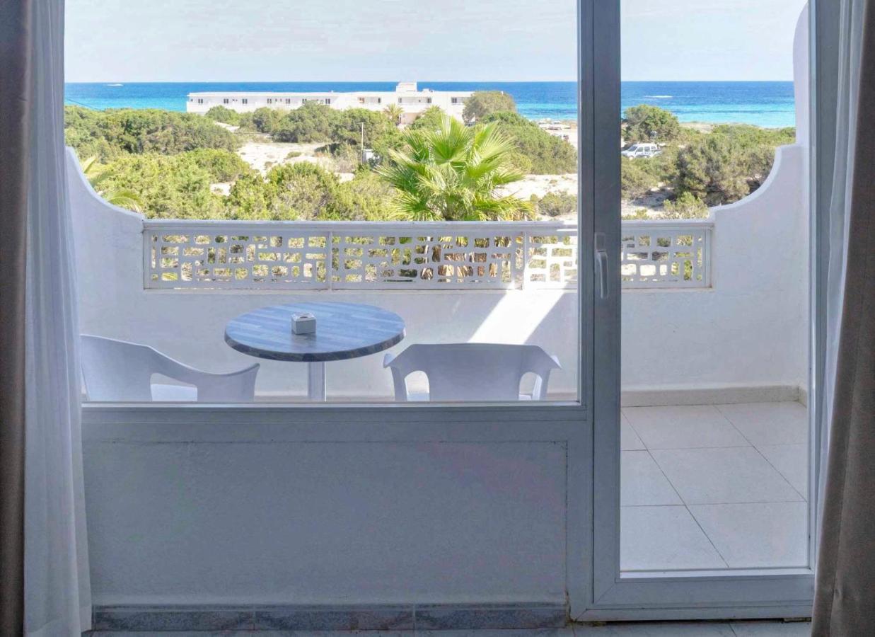 Roquetes Rooms - Formentera Break Es Pujols Buitenkant foto