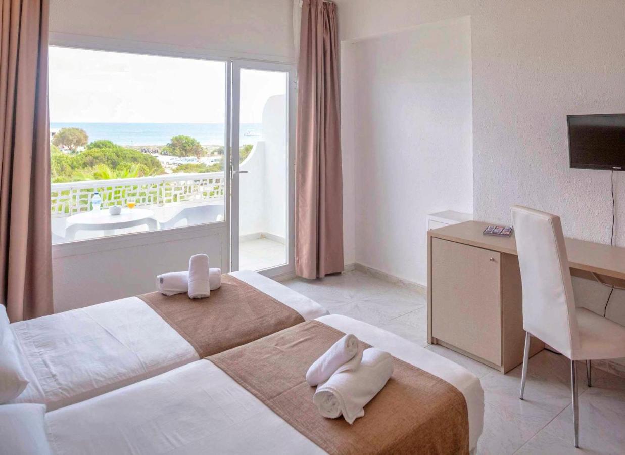 Roquetes Rooms - Formentera Break Es Pujols Buitenkant foto