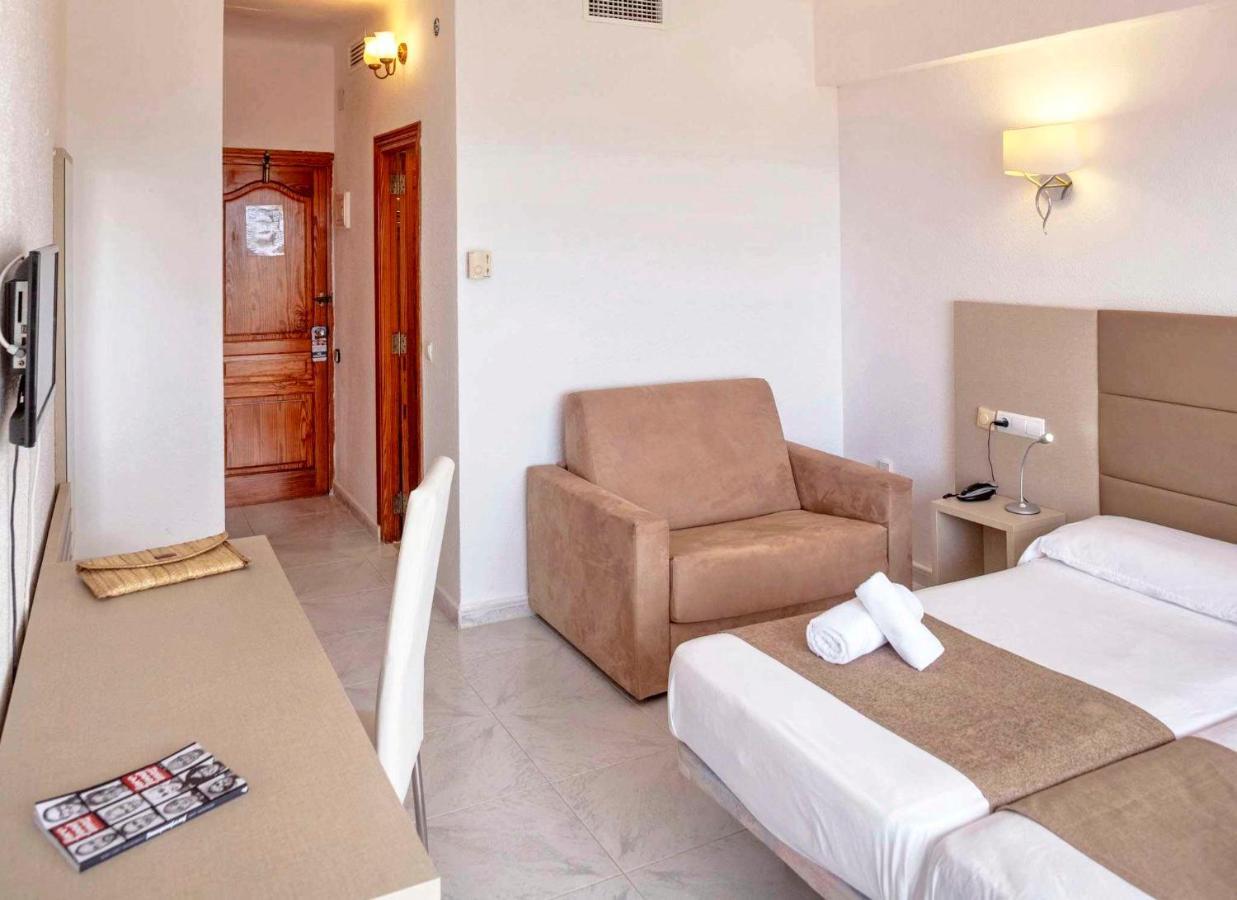 Roquetes Rooms - Formentera Break Es Pujols Buitenkant foto
